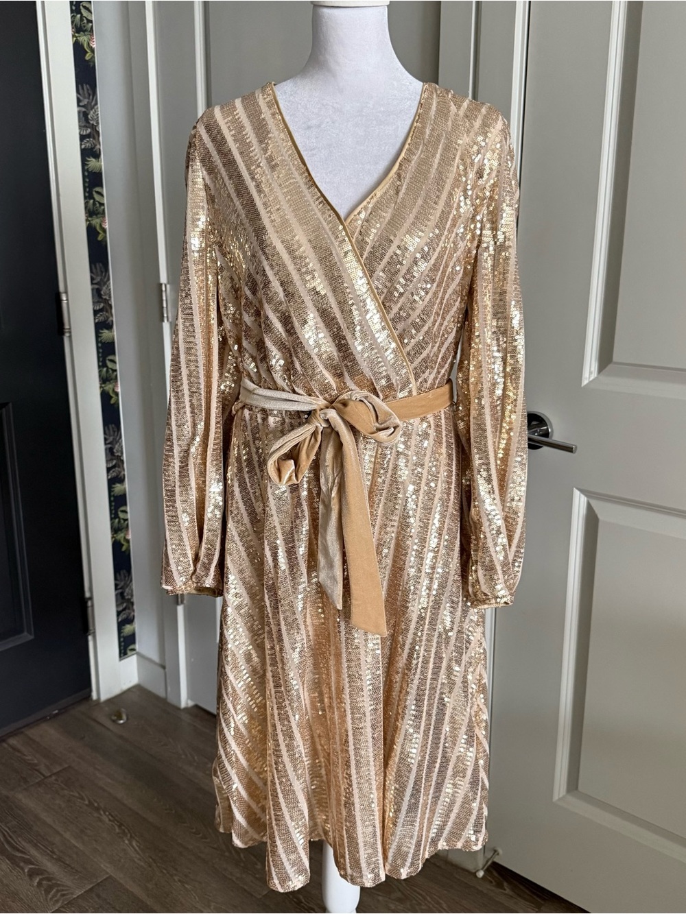 Nanette Lepore Long Sleeve Gold Sequins Wrap dress with Velvet Tie Size 16